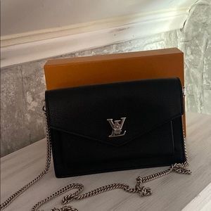 Louis Vuitton
Mylockme Chain Pochette Leather
